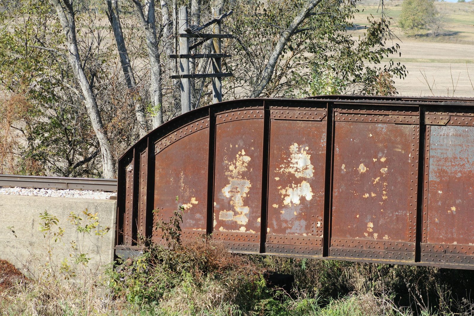 Girder end